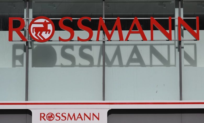 Rossmann: Geld abheben – so gehts